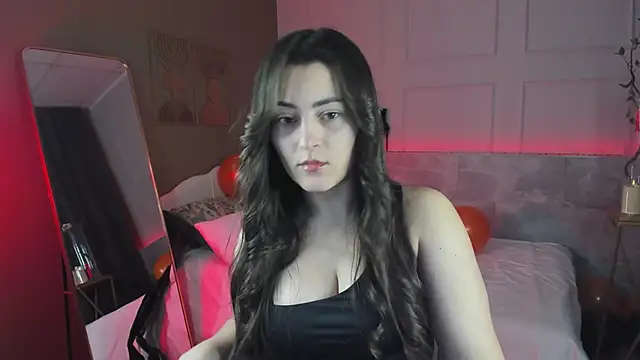 KylieMellow online show from November 2025 05:25:01 AM