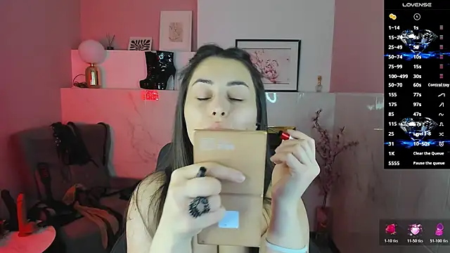 KylieMellow online show from November 2025 11:21:01 AM