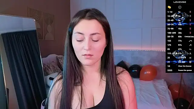 KylieMellow online show from October 2025 01:31:01 PM