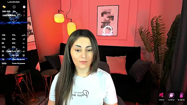Snapshot of KylieMellow chatting on June 2026 01:34:01 PM KylieMellow online show from June 2026 01:34:01 PM