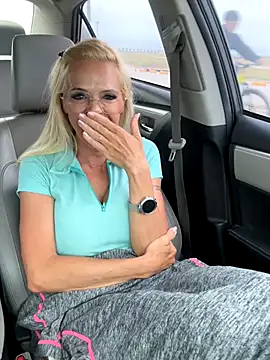 Snapshot of Reyna63 chatting on November 2025 02:06:01 PM Reyna63 online show from November 2025 02:06:01 PM