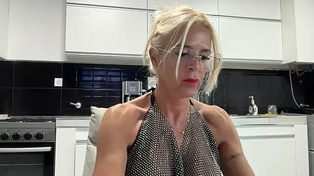 Reyna63 online show from April 2026 09:04:01 PM