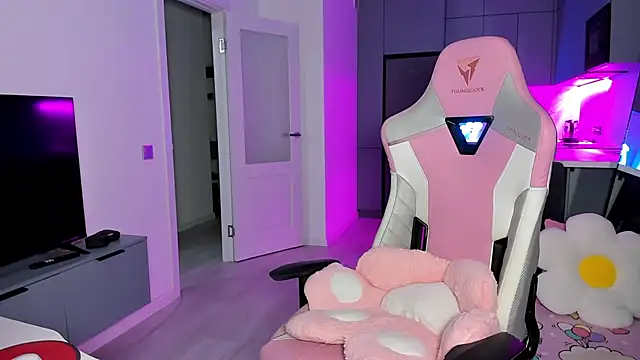 wow lovie online show from March 2026 04:27:02 AM