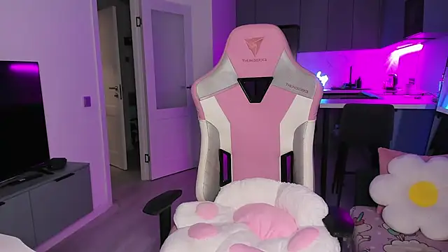 wow lovie online show from November 2025 04:29:01 PM