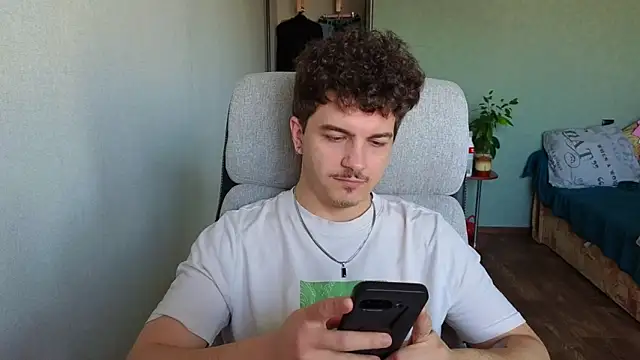 Remy Miles online show from April 2026 04:30:01 AM