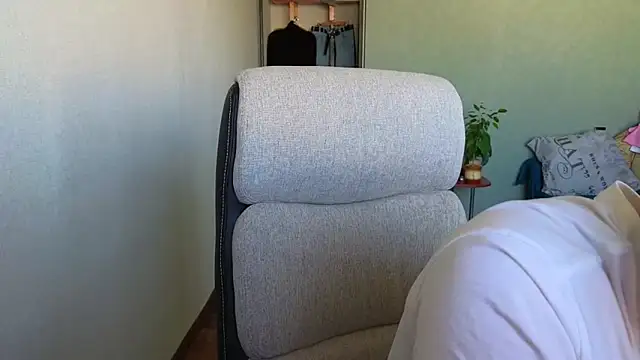 Remy Miles online show from March 2026 06:15:02 AM