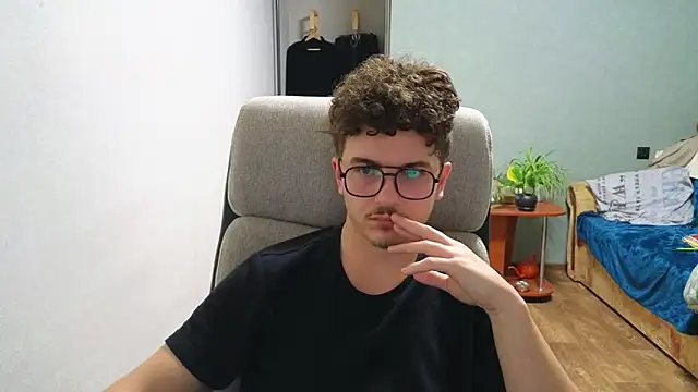 Remy Miles online show from November 2025 04:11:01 PM