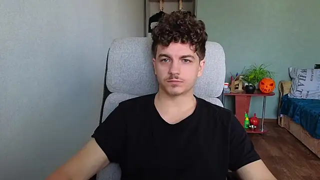 Remy Miles online show from November 2025 08:46:02 AM