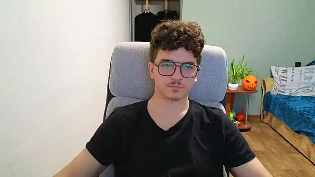 Remy Miles online show from November 2025 01:32:02 PM