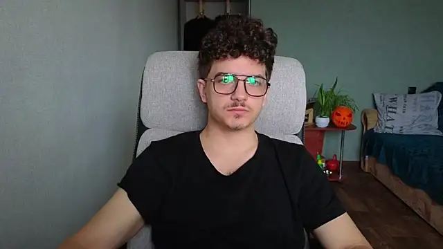 Remy Miles online show from November 2025 09:09:01 AM