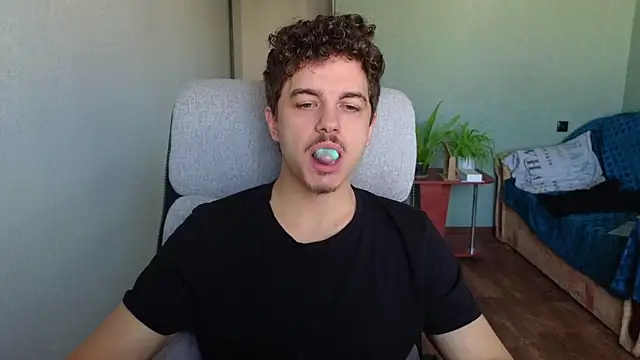 Remy Miles online show from October 2025 06:58:02 AM