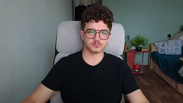 Remy Miles online show from November 2025 07:56:01 AM