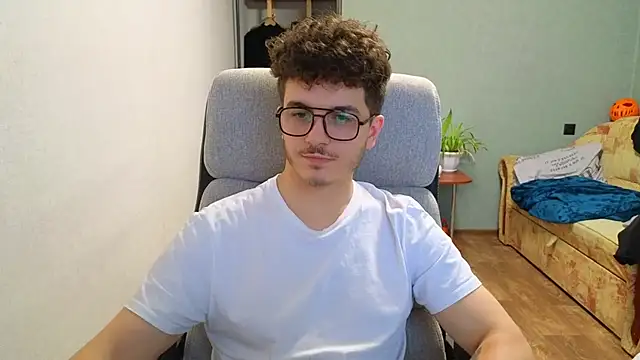 Remy Miles online show from December 2025 01:17:02 PM