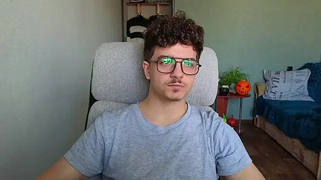 Remy Miles online show from November 2025 10:58:01 AM