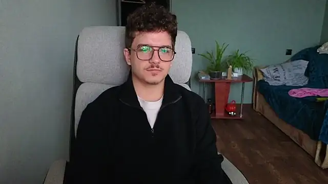 Remy Miles online show from November 2025 06:17:02 AM