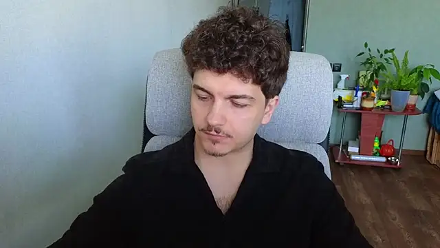 Snapshot of Remy_Miles chatting on May 2026 06:06:01 AM Remy Miles online show from May 2026 06:06:01 AM