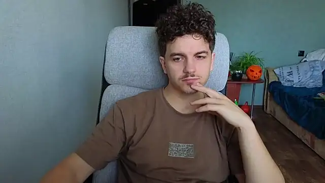 Remy Miles online show from November 2025 09:56:01 AM