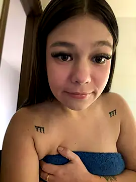 Alyshanon18 online show from September 2025 10:38:02 PM