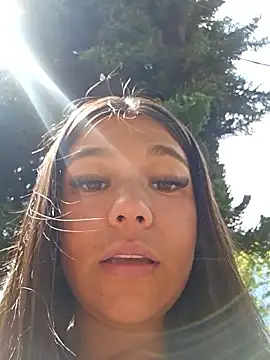 Alyshanon18 online show from November 2025 03:35:02 PM