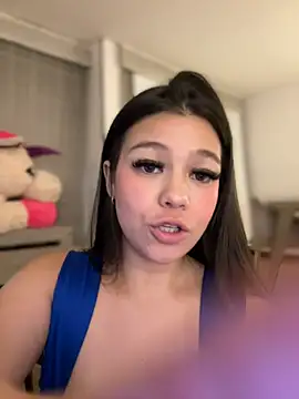 Alyshanon18 online show from March 2025 09:32:02 PM