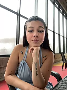 Alyshanon18 online show from March 2026 02:20:01 PM