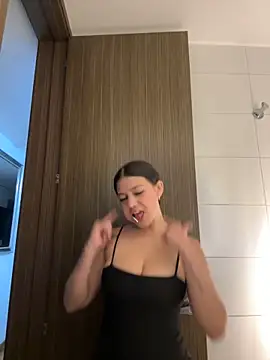 Alyshanon18 online show from April 2026 01:44:02 AM