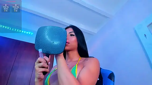 Snapshot of divinesalome chatting on September 2025 07:42:02 PM divinesalome online show from September 2025 07:42:02 PM