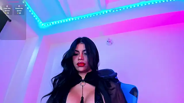 Snapshot of divinesalome chatting on February 2025 08:04:02 PM divinesalome online show from February 2025 08:04:02 PM