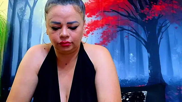 Snapshot of ElizabethEven chatting on October 2025 08:39:02 PM ElizabethEven online show from October 2025 08:39:02 PM