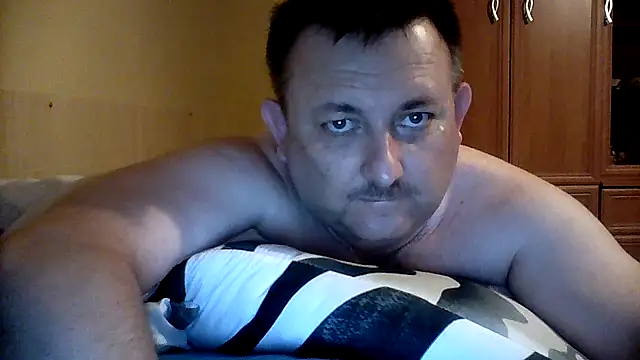 Snapshot of Novy73 chatting on September 2025 08:47:01 PM Novy73 online show from September 2025 08:47:01 PM