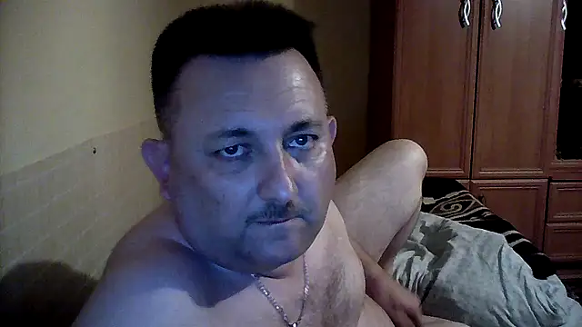 Snapshot of Novy73 chatting on September 2025 09:32:01 PM Novy73 online show from September 2025 09:32:01 PM