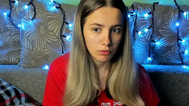 MaggieCake online show from October 2025 03:49:01 AM