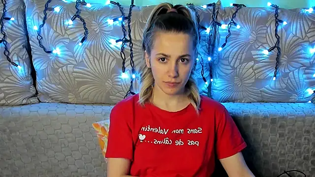 MaggieCake online show from December 2025 01:16:01 AM