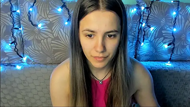 Snapshot of MaggieCake chatting on May 2026 01:44:02 AM MaggieCake online show from May 2026 01:44:02 AM