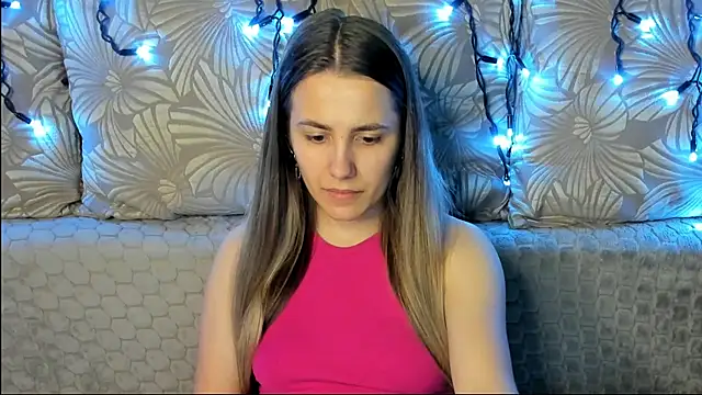 MaggieCake online show from June 2026 01:33:01 AM