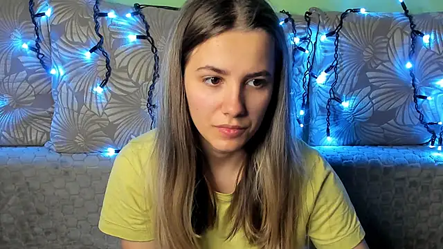 MaggieCake online show from November 2025 05:10:02 AM