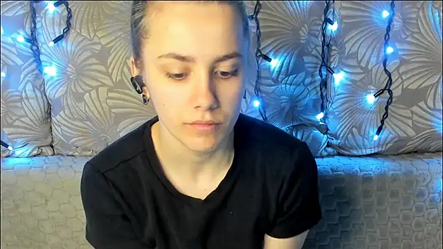 MaggieCake online show from April 2026 04:50:04 AM