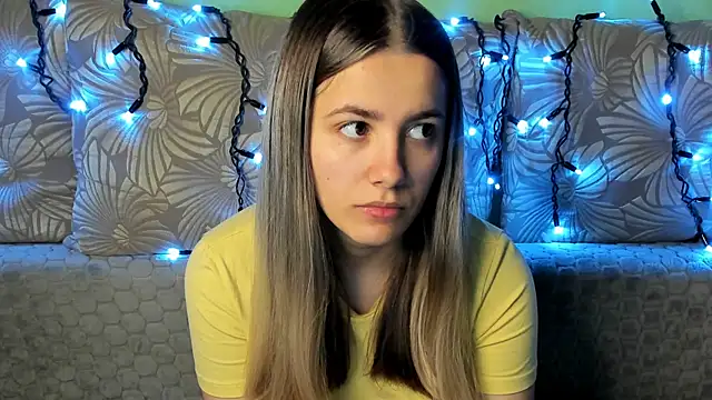 MaggieCake online show from November 2025 04:41:01 AM