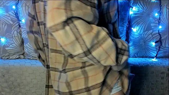 MaggieCake online show from April 2026 03:03:01 AM