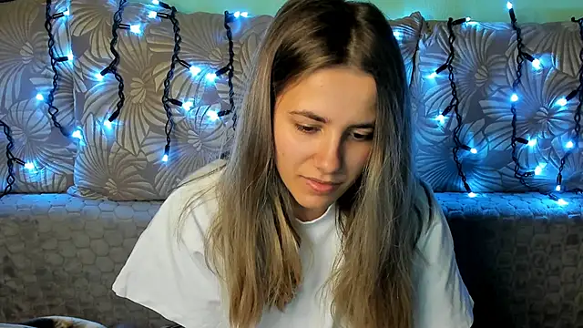 MaggieCake online show from November 2025 05:23:02 AM