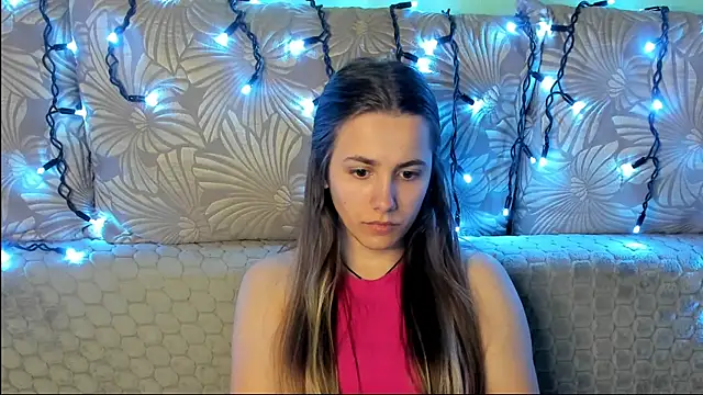 Snapshot of MaggieCake chatting on May 2026 01:33:02 AM MaggieCake online show from May 2026 01:33:02 AM