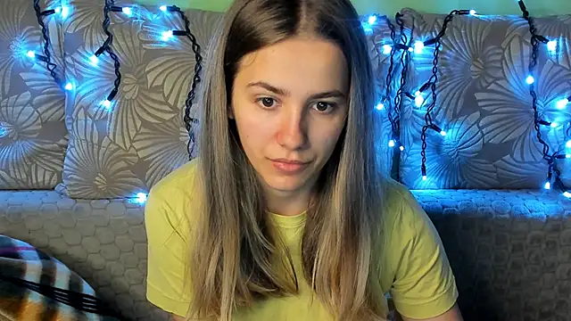 MaggieCake online show from November 2025 03:56:01 AM