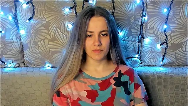 MaggieCake online show from April 2026 12:35:01 AM