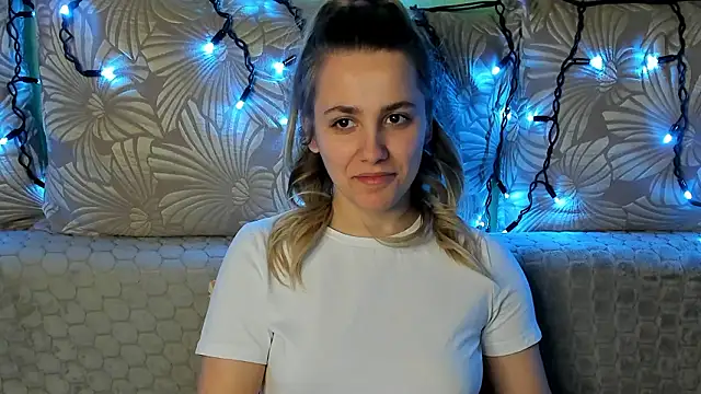 MaggieCake online show from March 2026 02:04:02 AM