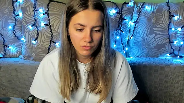 MaggieCake online show from November 2025 03:54:01 AM