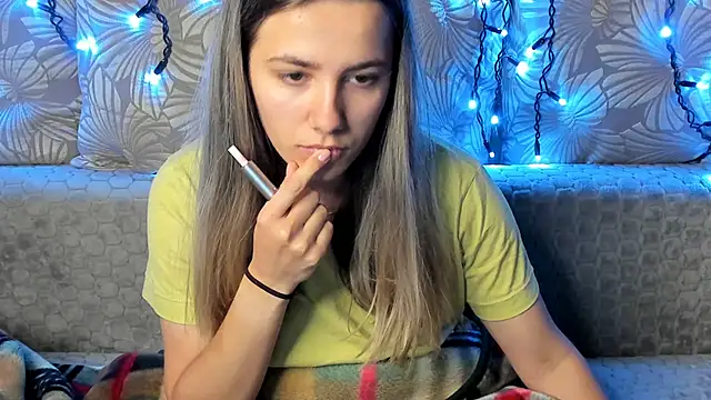 MaggieCake online show from November 2025 05:11:02 AM