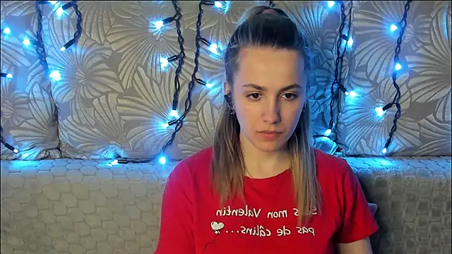 MaggieCake online show from April 2026 12:33:01 AM