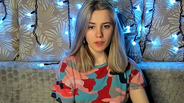 MaggieCake online show from March 2025 04:12:02 AM