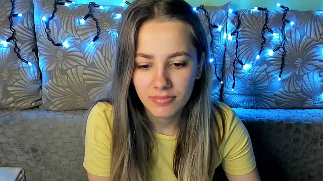 MaggieCake online show from December 2025 03:55:01 AM