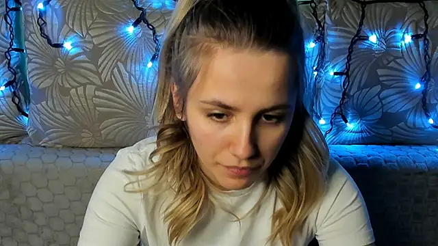 MaggieCake online show from March 2026 01:22:01 AM